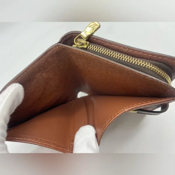 Louis Vuitton Monogram Short Wallet - Picture 9 of 11